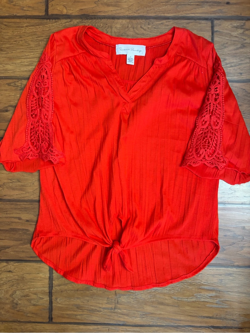 French Laundry Red Knit Tie-Front V-Neck Blouse with Lace Sleeves Size S